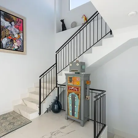 Luxurious Moga Overlooking The Sea And Gibraltar *