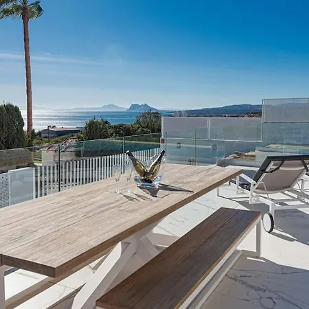 Luxurious Moga Overlooking The Sea And Gibraltar * San Roque (Andalucia)
