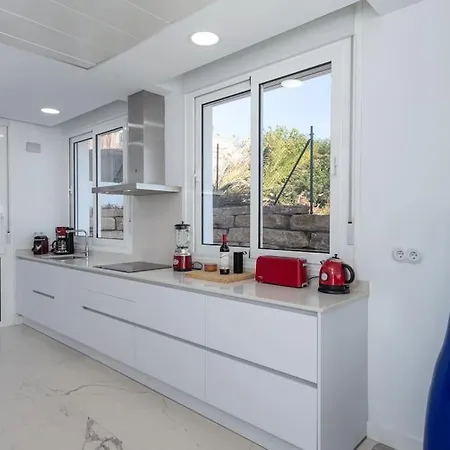 Villa Luxurious Moga Overlooking The Sea And Gibraltar