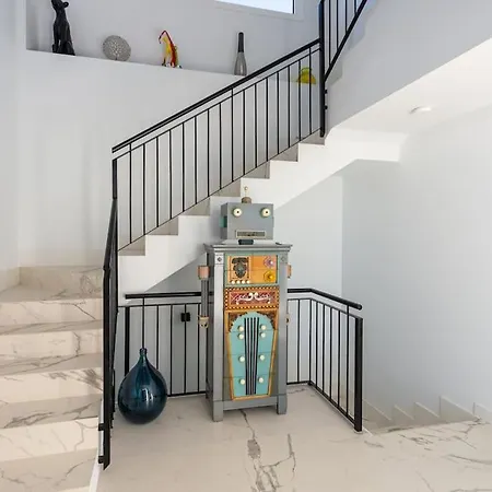 Luxurious Moga Overlooking The Sea And Gibraltar * San Roque (Andalucia)
