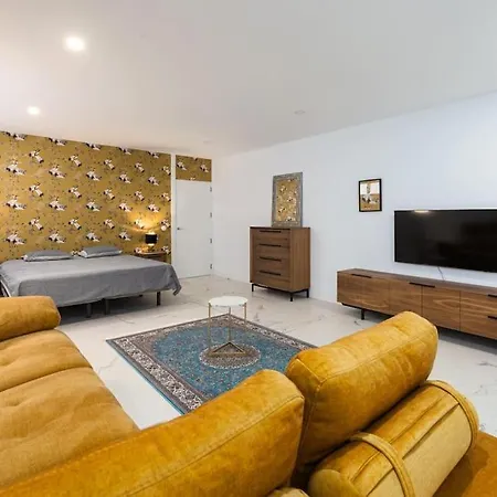 Luxurious Moga Overlooking The Sea And Gibraltar Villa