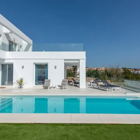 Luxurious Moga Overlooking The Sea And Gibraltar Villa