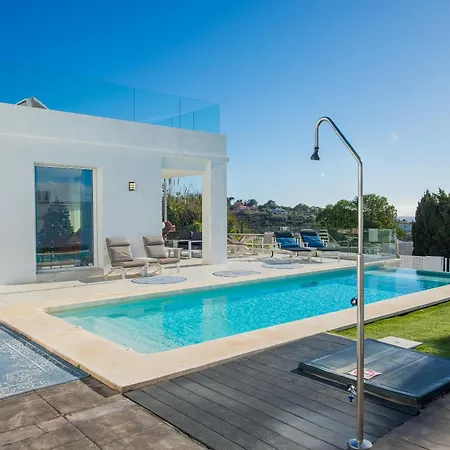 Villa Luxurious Moga Overlooking The Sea And Gibraltar *