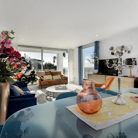 Luxurious Moga Overlooking The Sea And Gibraltar Villa *
